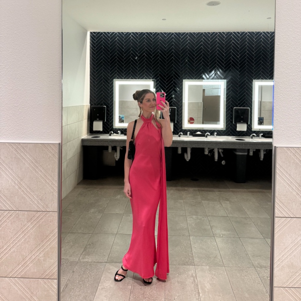 Pink Dress - Perfect for a dress up event 🩷⭐️